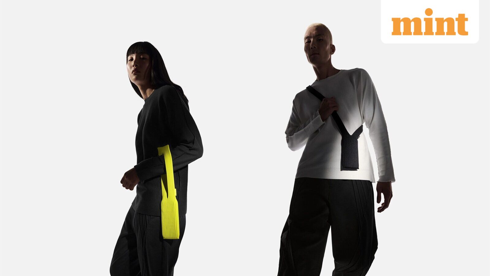 iPhone Pocket comes in short strap and long strap design