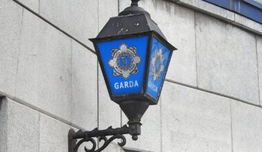 Car hits pedestrians in Foxrock after mounting footpath – The Irish Times