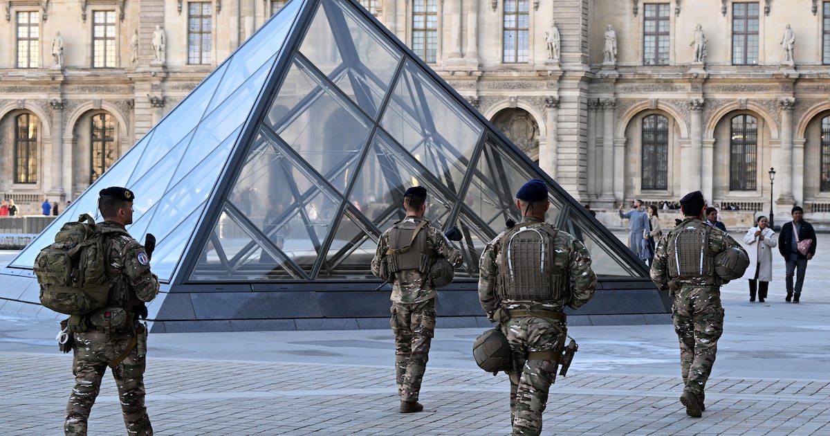 Louvre heist suspect is social media star and former museum guard, reports say – The Irish Times
