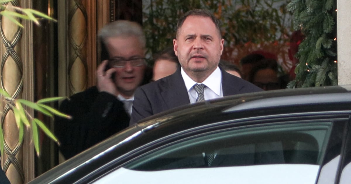 Blow to Zelenskiy as chief of staff resigns amid corruption investigation – The Irish Times