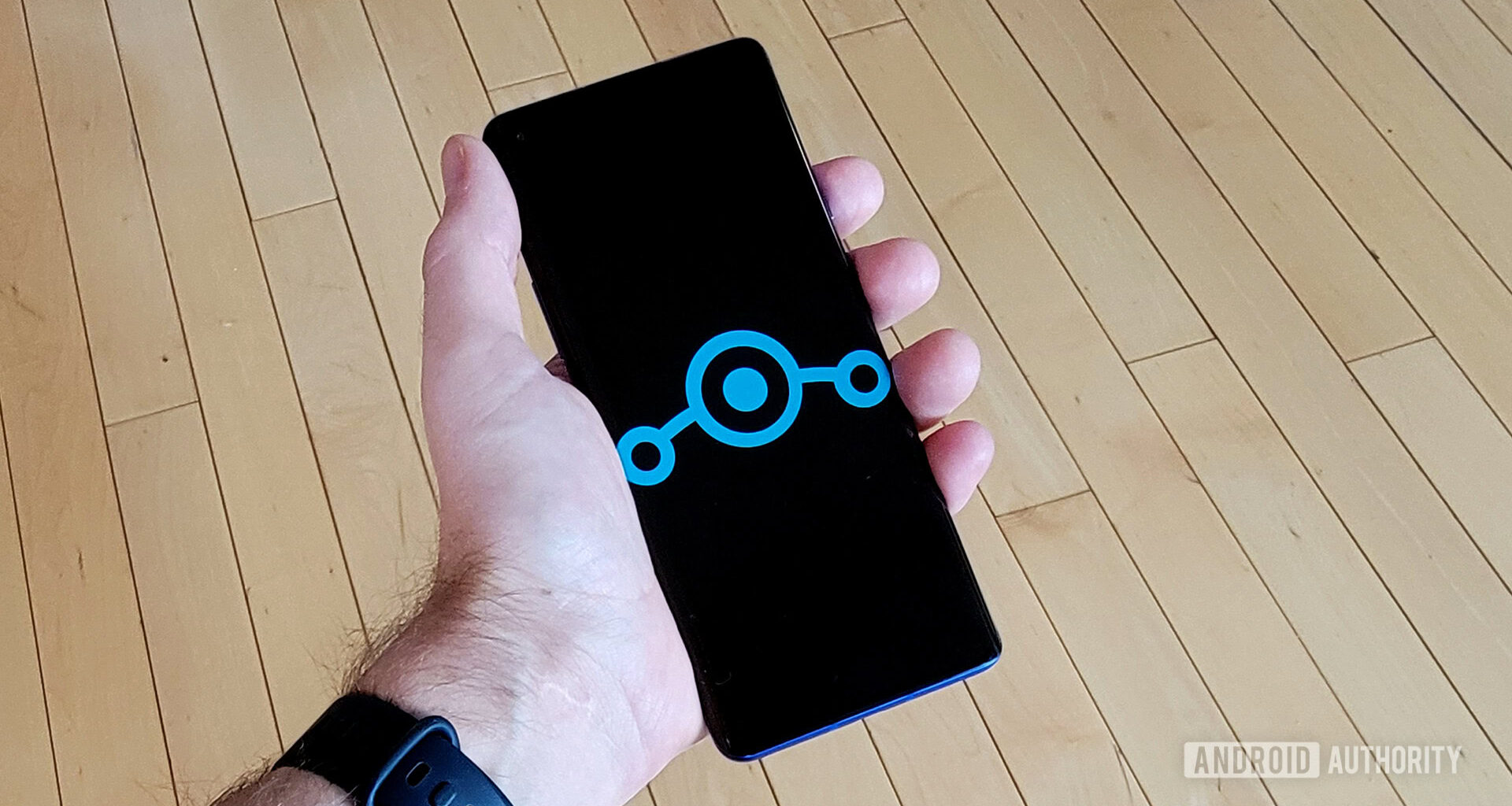 Lineage OS Logo on OnePlus 8 Pro