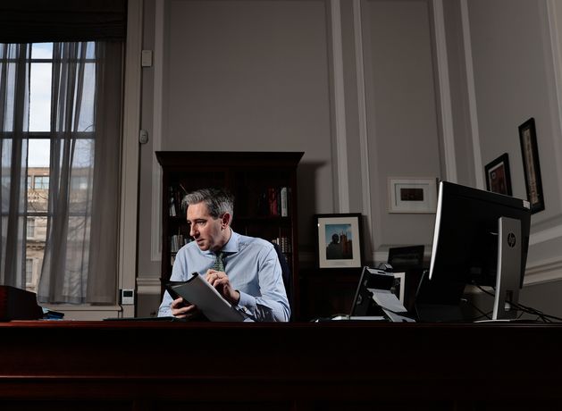 ‘Our current economic position should not be taken for granted’ – Simon Harris urges caution as unemployment levels hit four-year high