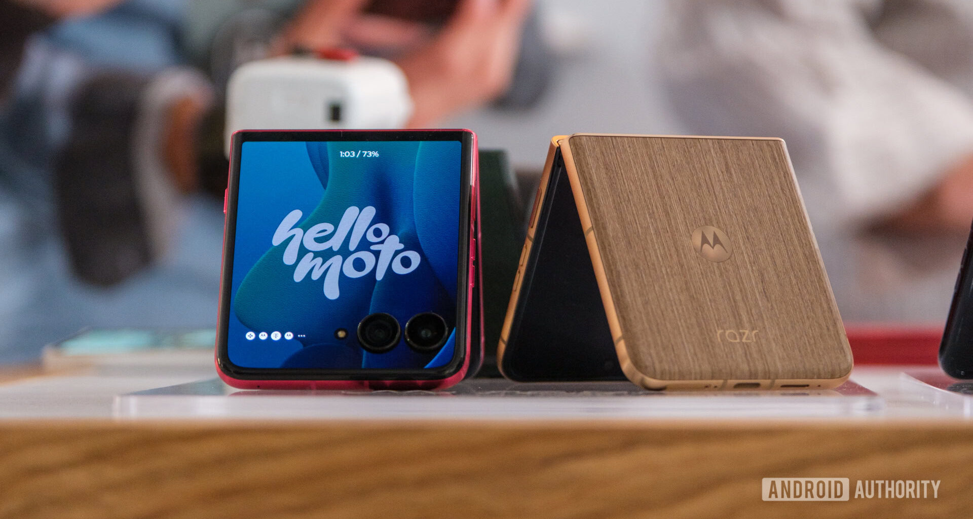 Motorola Razr Ultra woodgrain