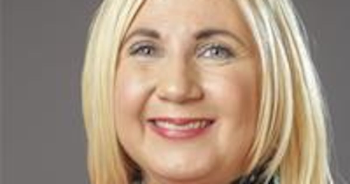 Sinn Féin councillor rejects ‘suggestion’ she ‘deliberately deleted’ photo from City Hall portrait event – The Irish News