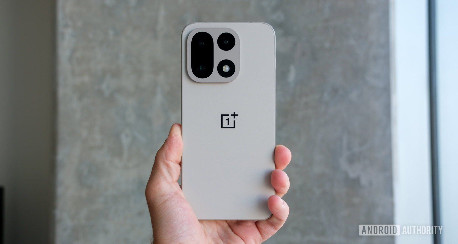 Should you buy the OnePlus 15 or wait for the Galaxy S26 Ultra?