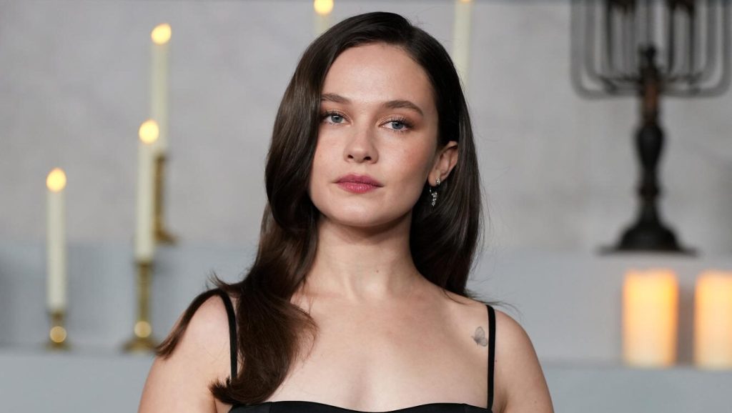 Cailee Spaeny Teases 'Beef' Season 2 Is "As Batsh*t As The First"