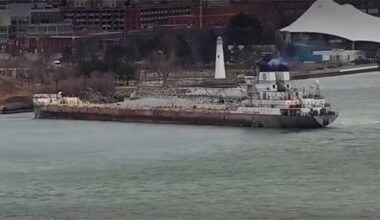 Great Lakes Bulker Grounds in the Detroit River