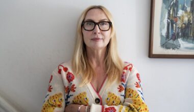 Five (uncool) things you're doing on WhatsApp that show your age