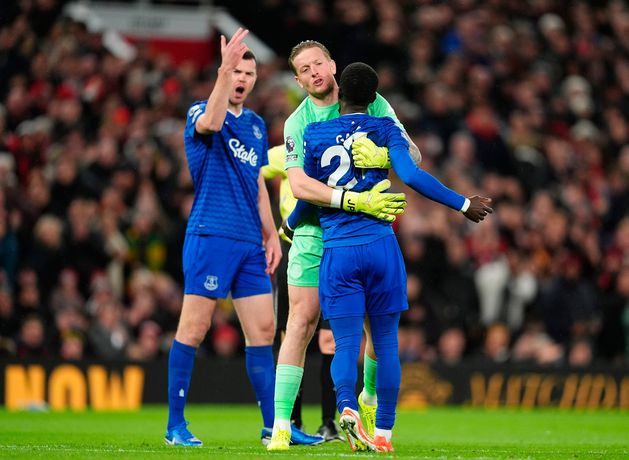 Everton’s Idrissa Gana Gueye sent off for slapping his own team-mate in chaotic scenes at Old Trafford