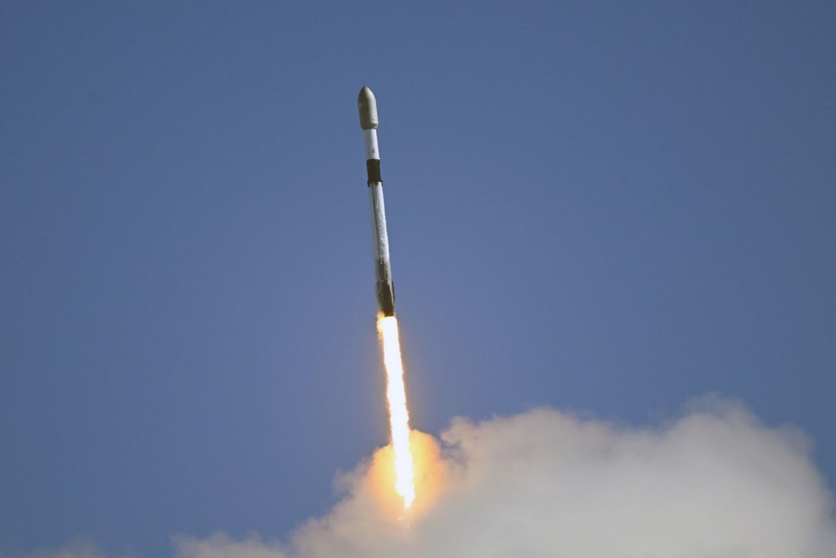 SpaceX launches 29 satellites after fireball spotted in the sky