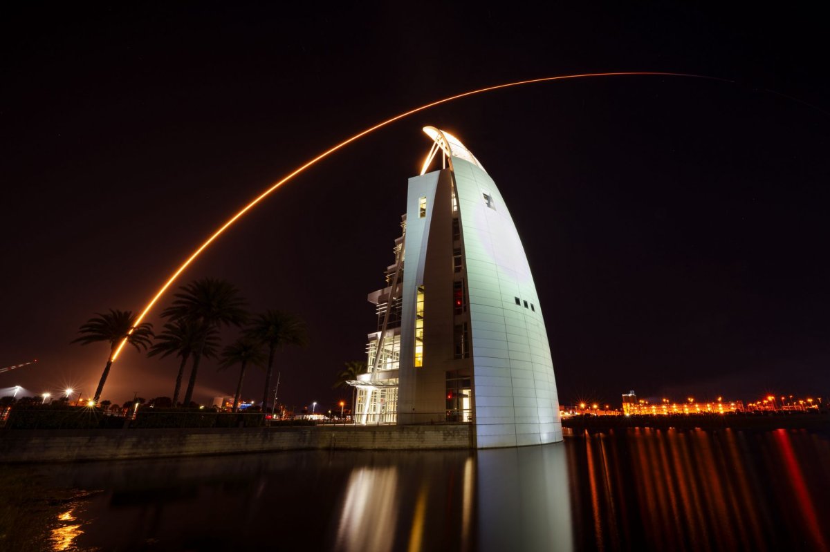 SpaceX launches another batch of Starlink satellites into low-Earth orbit