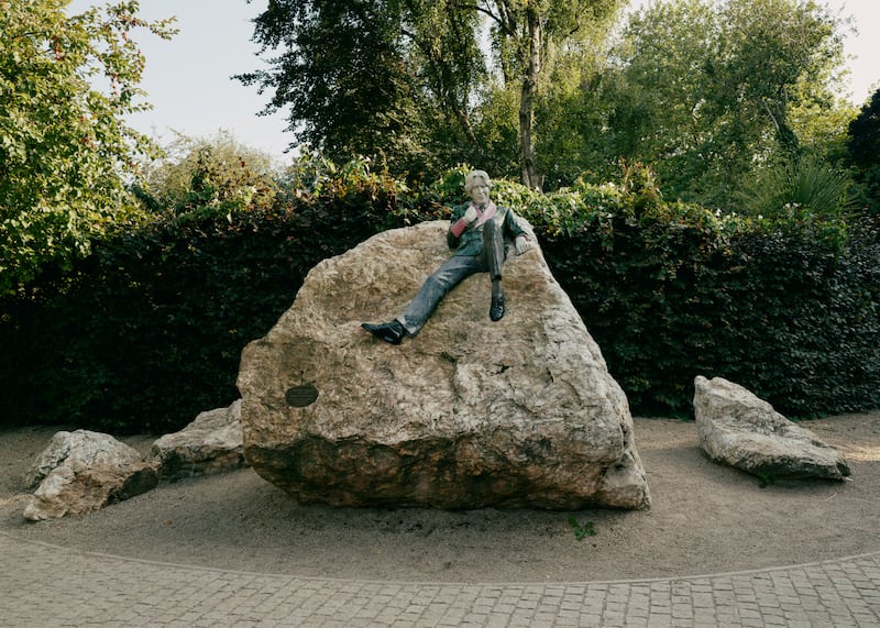 Statue of Oscar Wilde on Dublin’s Merrion Square. Photograph: Ellius Grace/The New York Times
                      