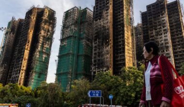 Hong Kong blaze death toll reaches 128 as firefighters search apartment blocks – The Irish Times