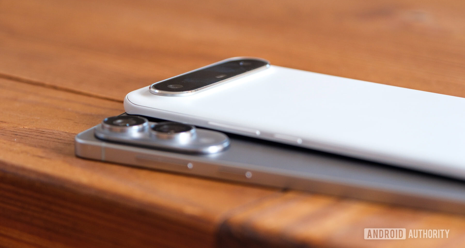 Tecno Slim vs Galaxy S25 Edge 01