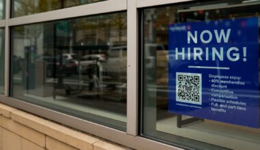 US weekly jobless claims at seven-month low amid low layoffs