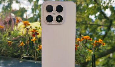 Xiaomi 17 unboxing: This accessory is included with the smaller sibling of the Xiaomi 17 Pro