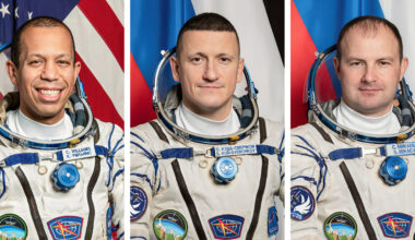 Soyuz MS-28 crew members (from left) Chris Williams from NASA and Sergey Kud-Sverchkov and Sergei Mikaev, both from Roscosmos.