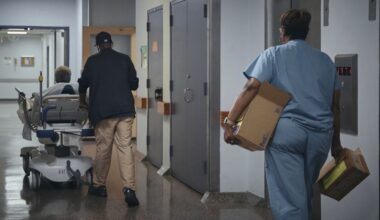 Mass layoffs escalate in US healthcare industry