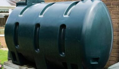 Concerns over oil price differences along the border