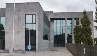 Young girl struck on hand by passing car in Buncrana awarded €25,000