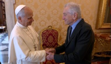 Pope meets with Robert De Niro in the Vatican