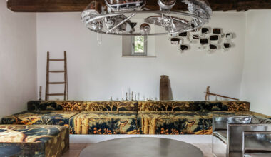crosby studios restores 17th-century tuscan farmhouse