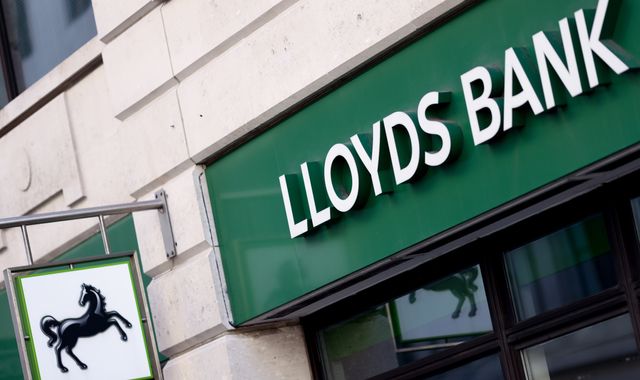 Lloyds clinches £120m deal for digital wallet provider Curve