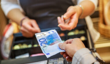 Annual inflation down to 2.1% in the euro area - Euro indicators