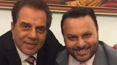 Anil Sharma opens up on Dharmendra's final moments before passing away: 'It looked like he would recover, he would open his eyes..'