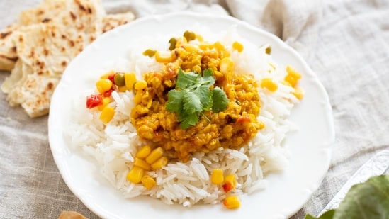 Substitute your white rice with complex carbs like brown rice. (Picture credit: Freepik)