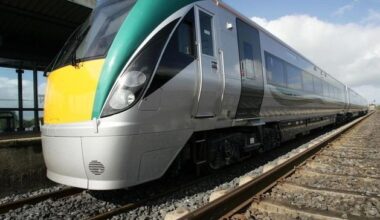 Wicklow commuters using Rosslare line forced to stand every day with no prospect of additional carriages coming on stream