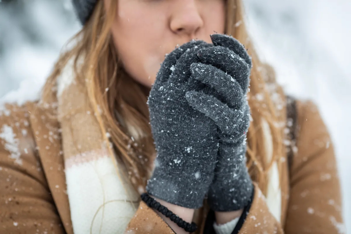 9 ways the cold weather impacts our physical health