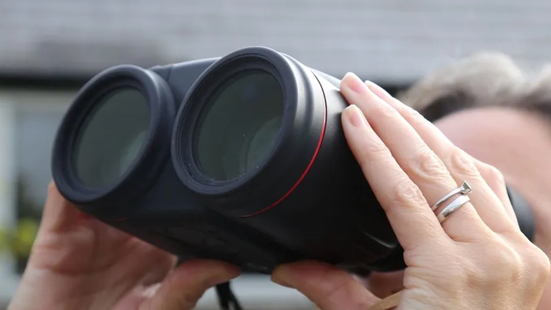 Review photo of the Canon 10x42L IS WP