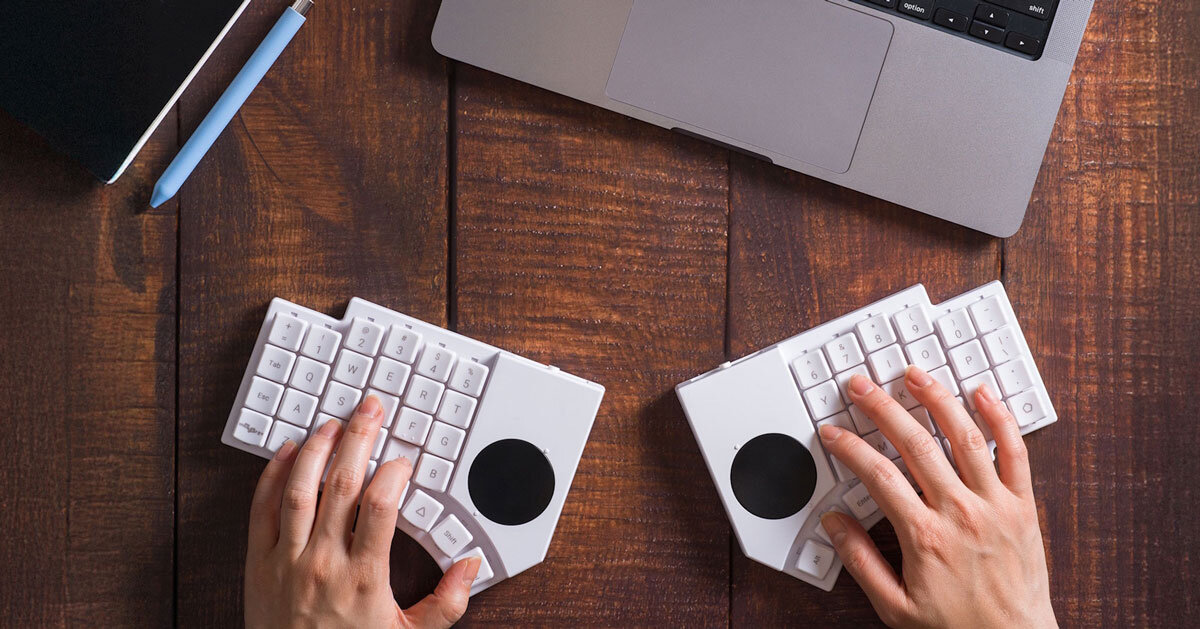 split ergonomic keyboard Go60 enables travel-ready workstation