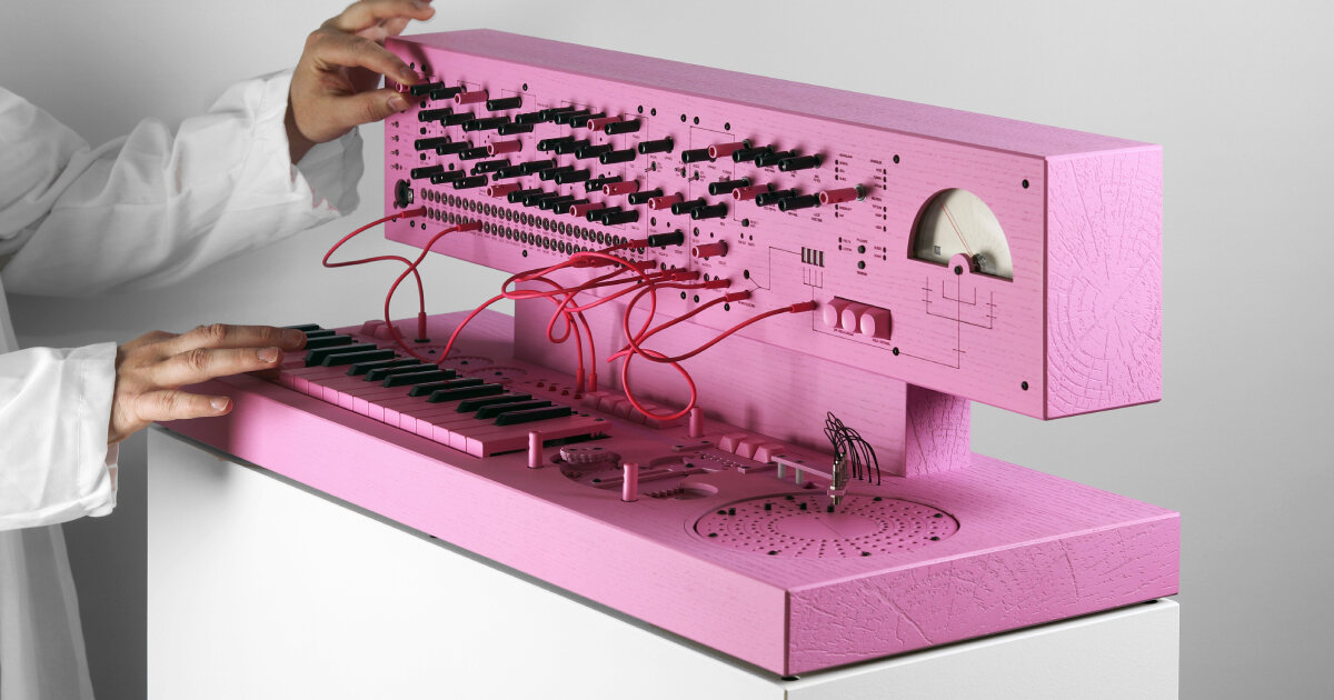 love hultén’s book shows guitar with ferrofluid & biodata synthesizer
