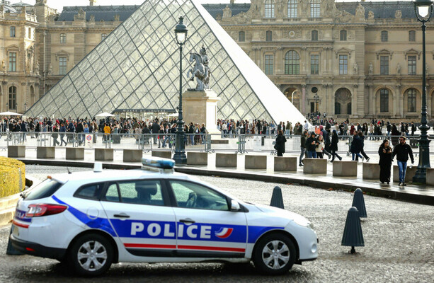 Woman (38) charged over Louvre jewel heist · TheJournal.ie