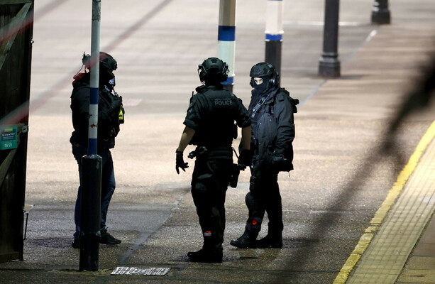 Nine people suffer life-threatening injuries in stabbing attack on train in England - The Journal