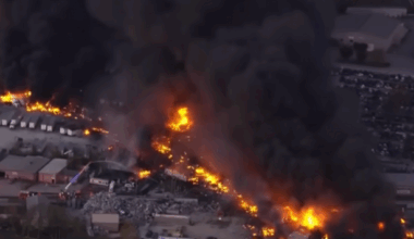 Delivery giants UPS and FedEx ground all MD-11 cargo planes after deadly Kentucky crash - The Journal