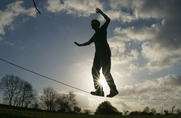Global market wobbles and soaring stock prices may put Irish economy at risk, Central Bank warns - The Journal