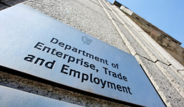 Concerns raised on cooling labour market as unemployment rises to highest rate in four years - The Journal