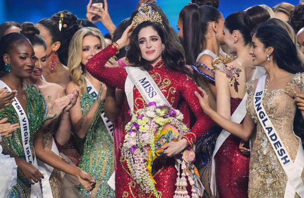 Mexican contestant who was berated by director for not doing ads wins Miss Universe - The Journal