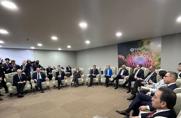 G20 leaders hold sideline meeting as they scramble to respond to US plan for Ukraine - The Journal