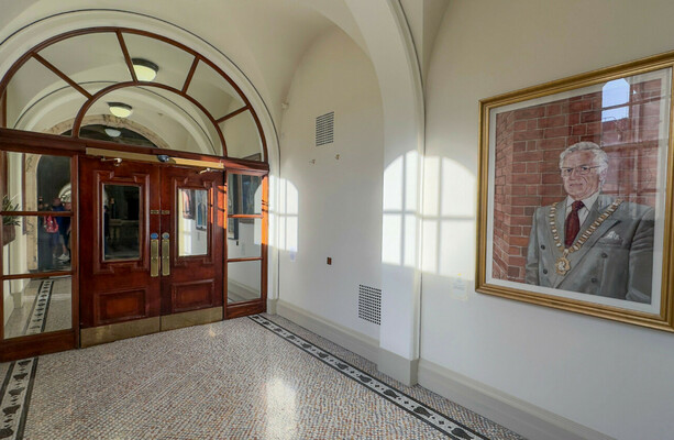 PSNI rule out prosecution over damage to portrait of DUP mayor at Belfast City Hall - The Journal