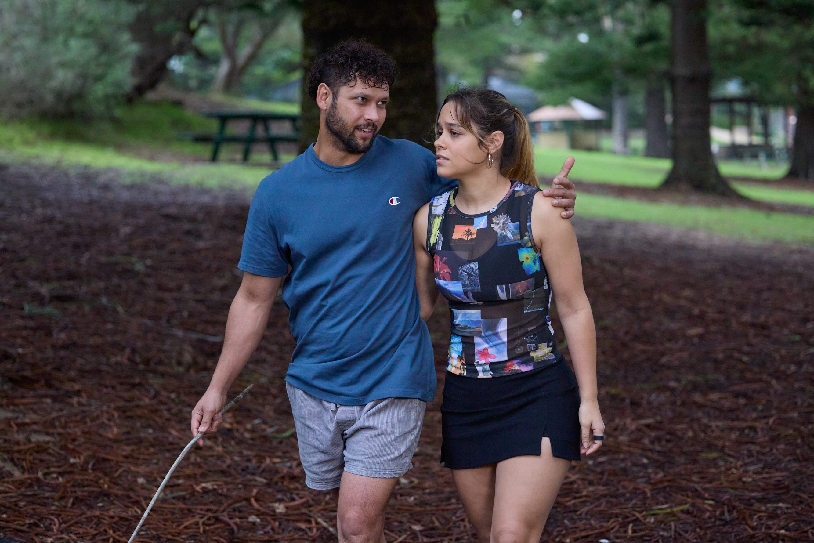 embargo 17112025 mali hudson and abigail fowler in home and away