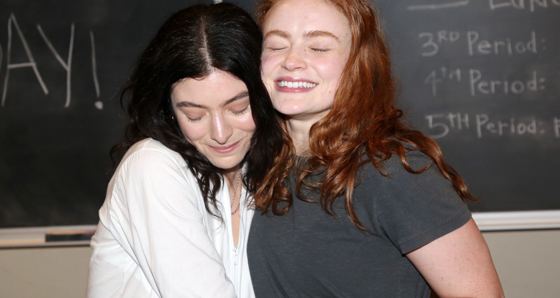 Watch Lorde bring out 'Stranger Things' star Sadie Sink during ‘Green Light’ in London