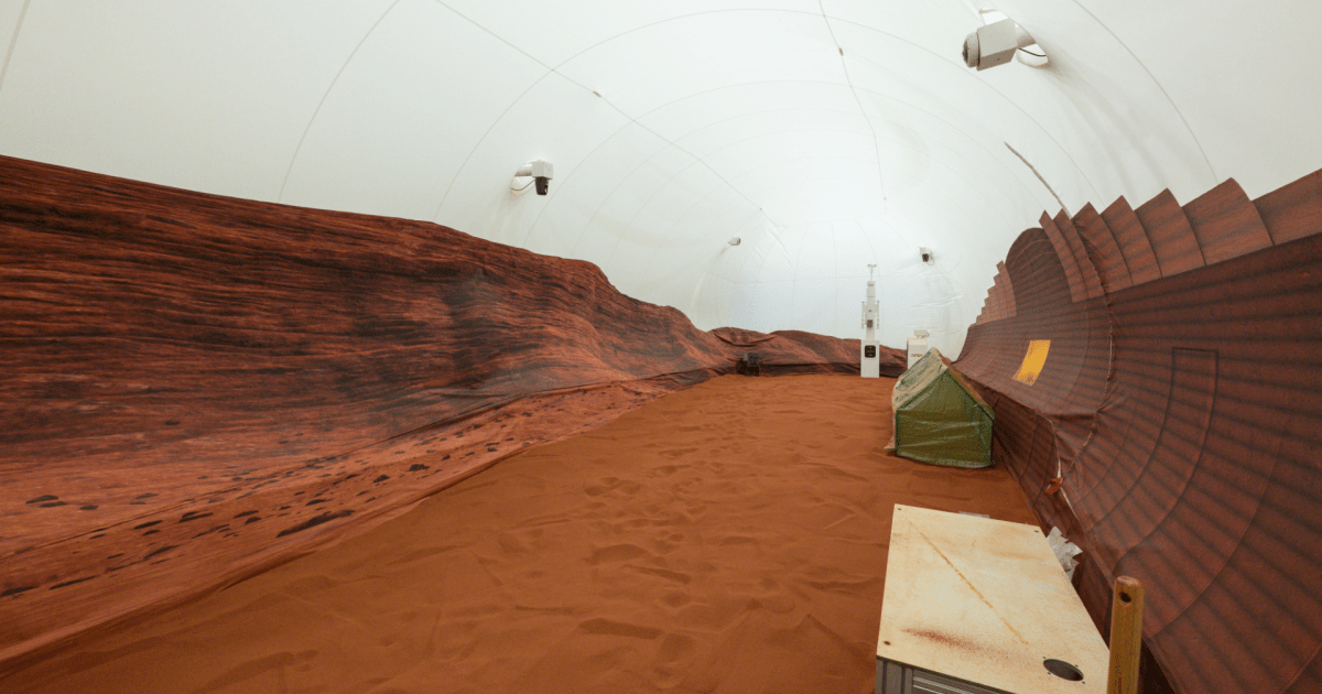 Four volunteers are a month into their ‘life on Mars’