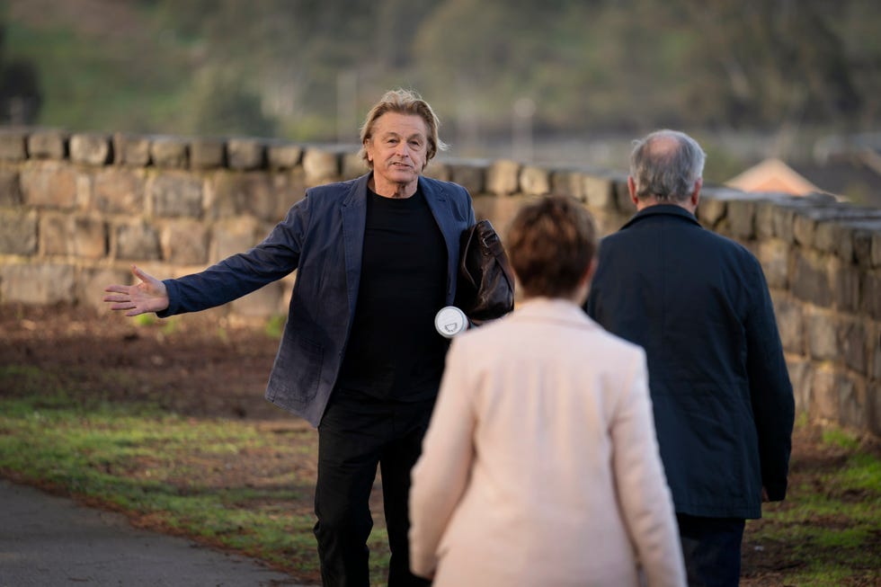 Shane Ramsay, Susan Kennedy and Max Ramsay in Neighbours shane ramsay, susan kennedy and max ramsay in neighbours