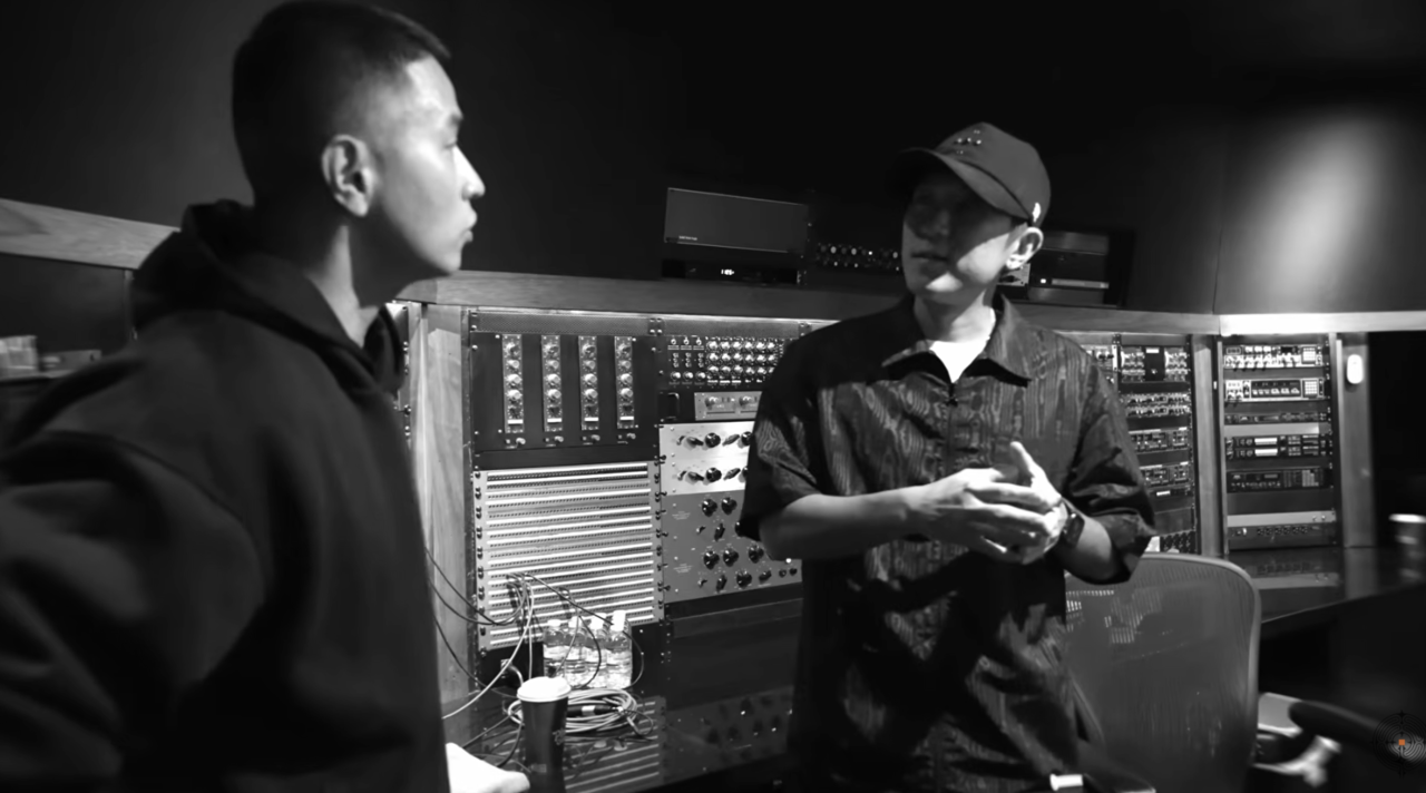 Steve Yoo (left) and rapper Justhis (Screen capture from Justhis' YouTube channel)