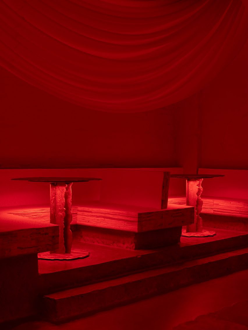 Onyx Æther restaurant