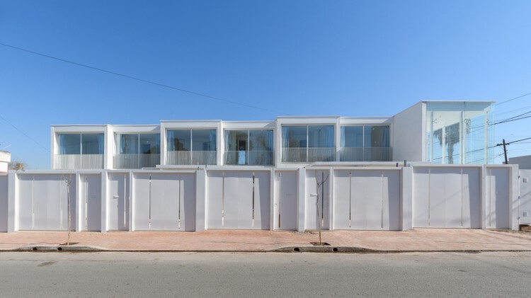 Complejo habitacional y comercial Camellia / Estudio I LZ - Exterior Photography, Door, Facade